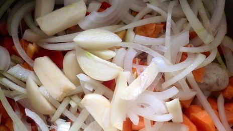 быстрые маринованные шампиньоны с овощами