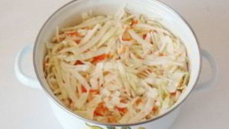 маринованная капуста с луком и морковью