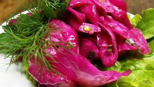 Маринованная капуста с морковью и свеклой