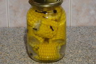 Маринованная кукуруза в початках