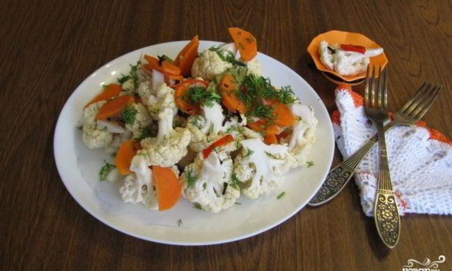 Рецепт маринованной цветной капусты с морковкой