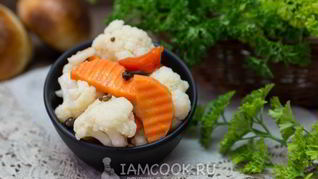 Маринованная цветная капуста с овощами