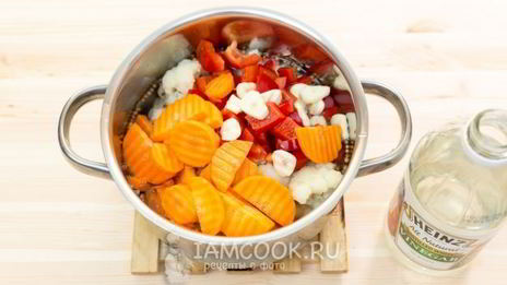 маринованная цветная капуста с овощами