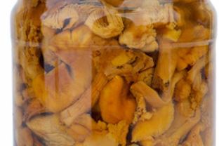 Маринованные лисички