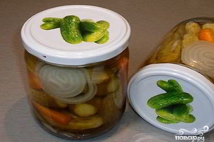 Маринованные огурцы с морковкой на зиму