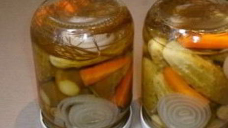 маринованные огурцы с морковкой на зиму