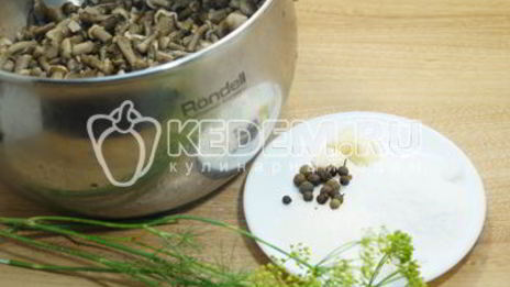 маринованные опята в банках