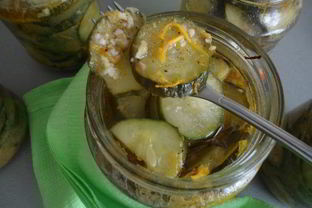 Огурцы маринованные с горчицей