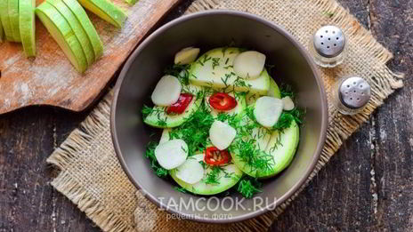 острые маринованные кабачки