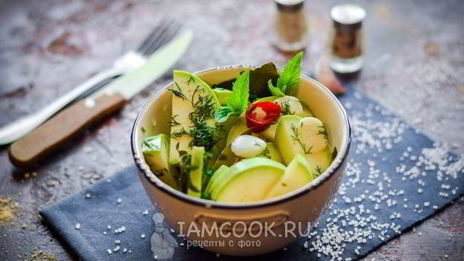 острые маринованные кабачки