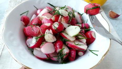 редис, маринованный с имбирем и чесноком