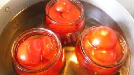 помидоры на зиму в желе с петрушкой и кинзой