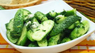 Быстрые малосольные огурцы