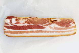 Сало в луковой шелухе