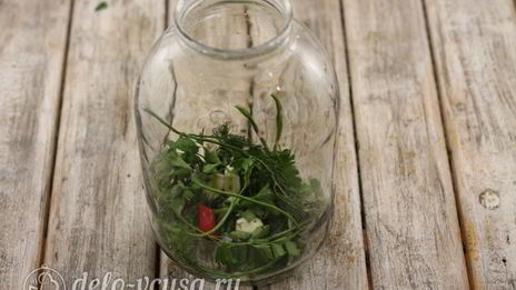 соленые огурцы в банке на зиму