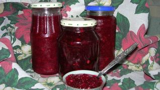 Бруснично-яблочное варенье с пряностями