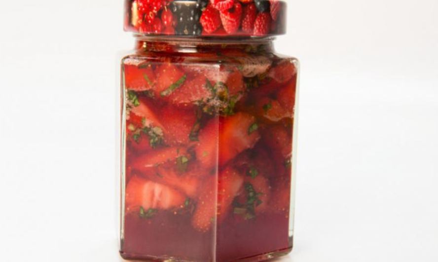 Рецепт клубничного варенья с базиликом