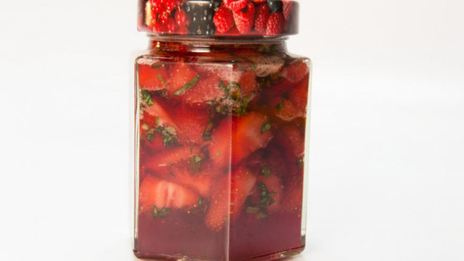 клубничное варенье с базиликом