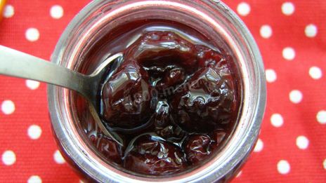 простое варенье из вишни с косточкой