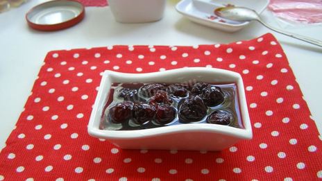 простое варенье из вишни с косточкой