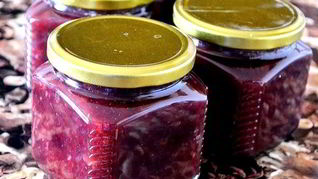 Сливовое варенье с орехами по-грузински