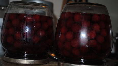 вишневое варенье с косточками