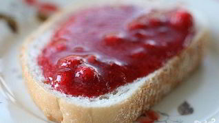 Земляничное варенье с целыми ягодами