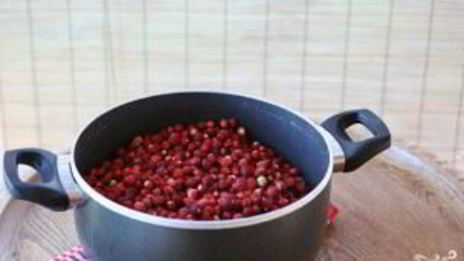 земляничное варенье с целыми ягодами