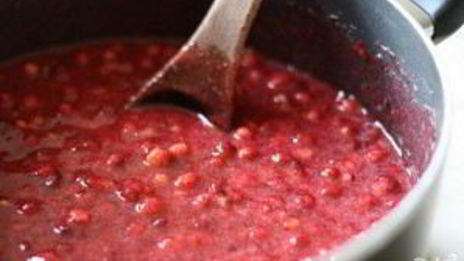 земляничное варенье с целыми ягодами