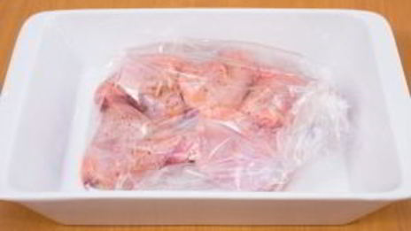 бедрышки, маринованные в лимонном соке, запеченные в рукаве