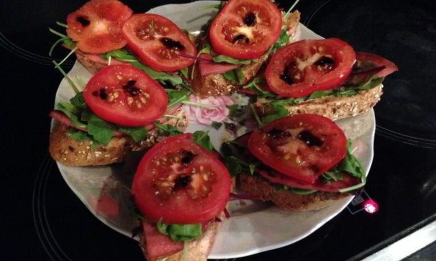 Рецепт бутерброда для завтрака с руколой