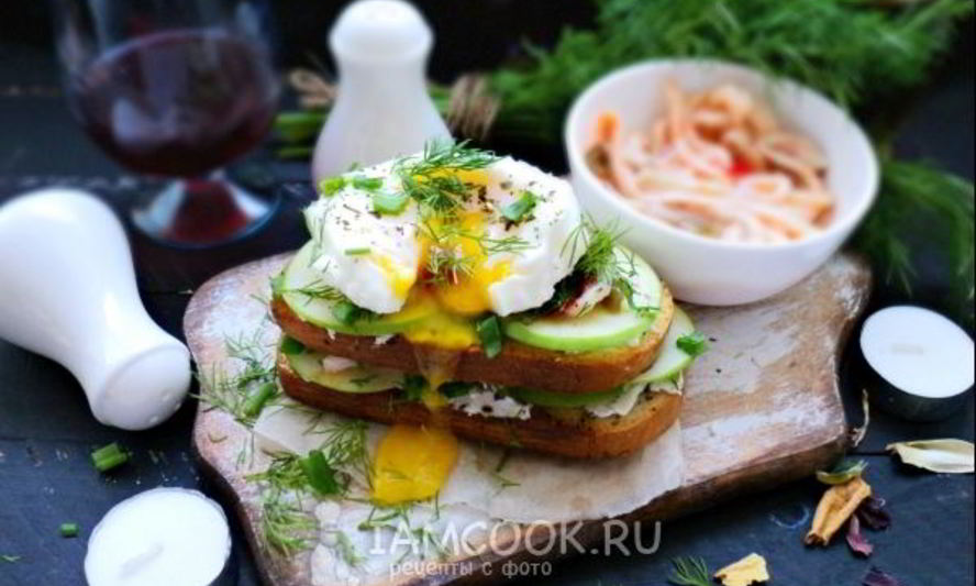 Рецепт бутерброда с маринованным кальмаром и яйцом