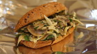 Бутерброд-ссобойка с грибами и сыром