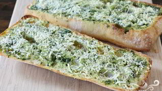 Бутерброды с базиликовым маслом