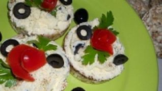 Бутерброды с домашним сыром