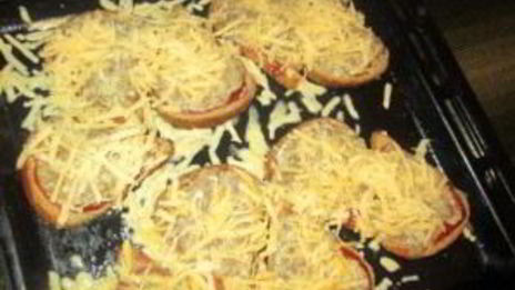 бутерброды с фаршем в духовке