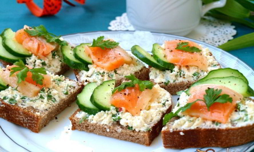 Рецепт бутербродов с фетой и семгой