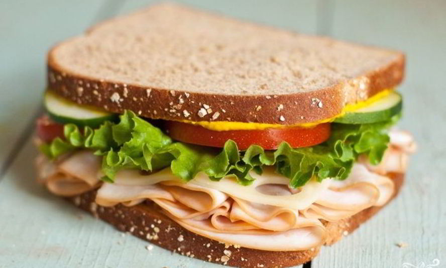 Рецепт бутербродов с колбасой на праздничный стол