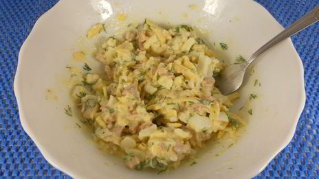 бутерброды с печенью трески и сыром