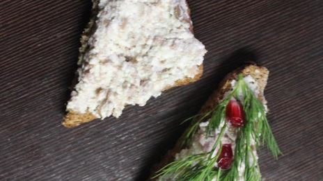 бутерброды с печенью трески