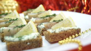 Бутерброды с селедкой