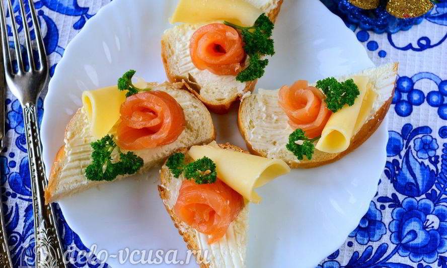 Рецепт бутербродов с семгой и сыром