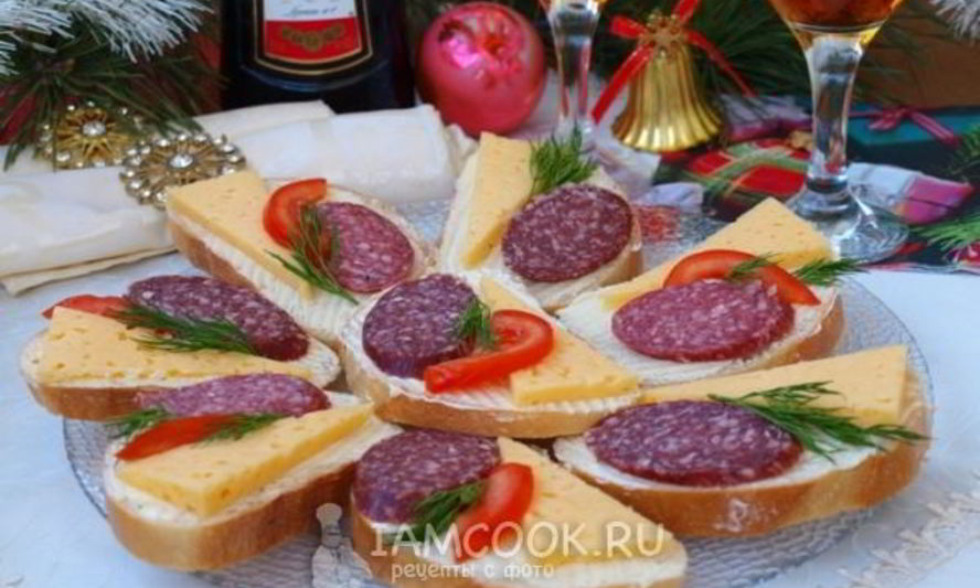Рецепт бутербродов с сыром и колбасой