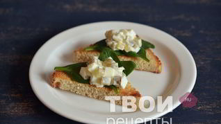 Бутерброды со шпинатом и яичным салатом