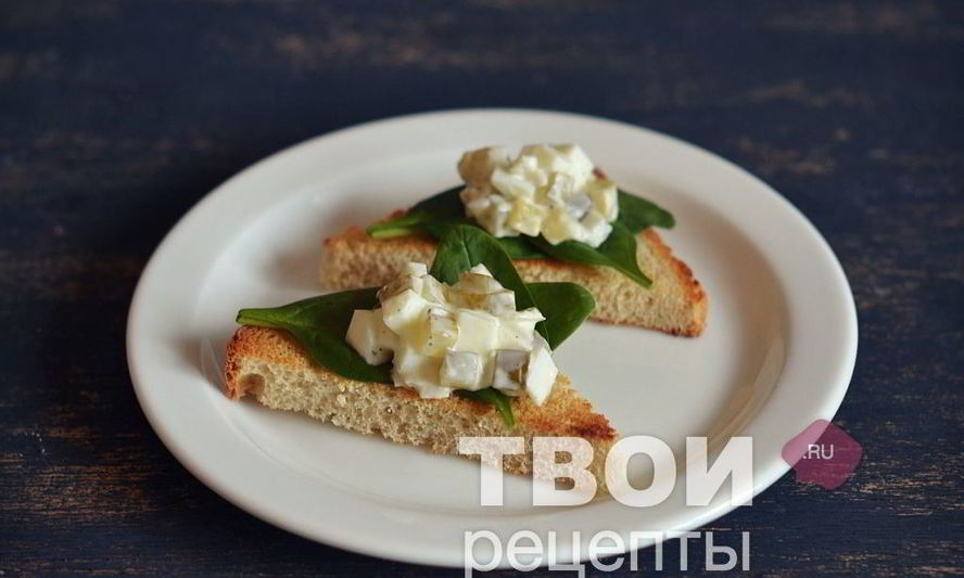 Рецепт бутербродов со шпинатом и яичным салатом