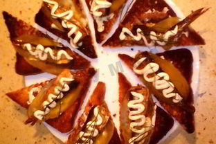 Бутерброды со шпротами, соленым огурцом