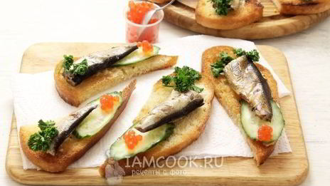 бутерброды со шпротами