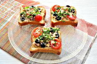 Горячие бутерброды с курицей и сыром