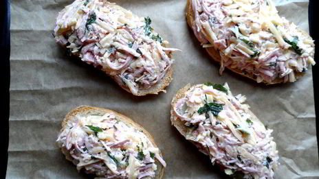 горячие бутерброды в духовке