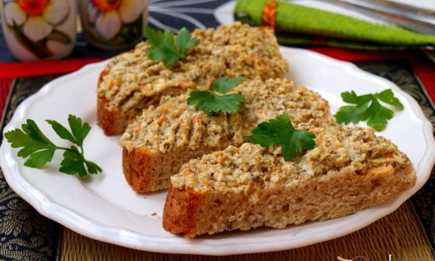 Рецепт намазки для бутербродов с индейкой, шампиньонами и корейской морковью